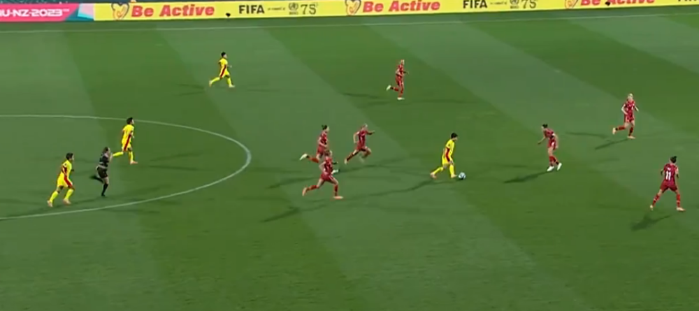  图卢兹定位球战术奏效，三次角球配合敲开对手大门